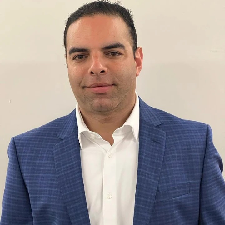 Dr. Acran Salmen-Navarro