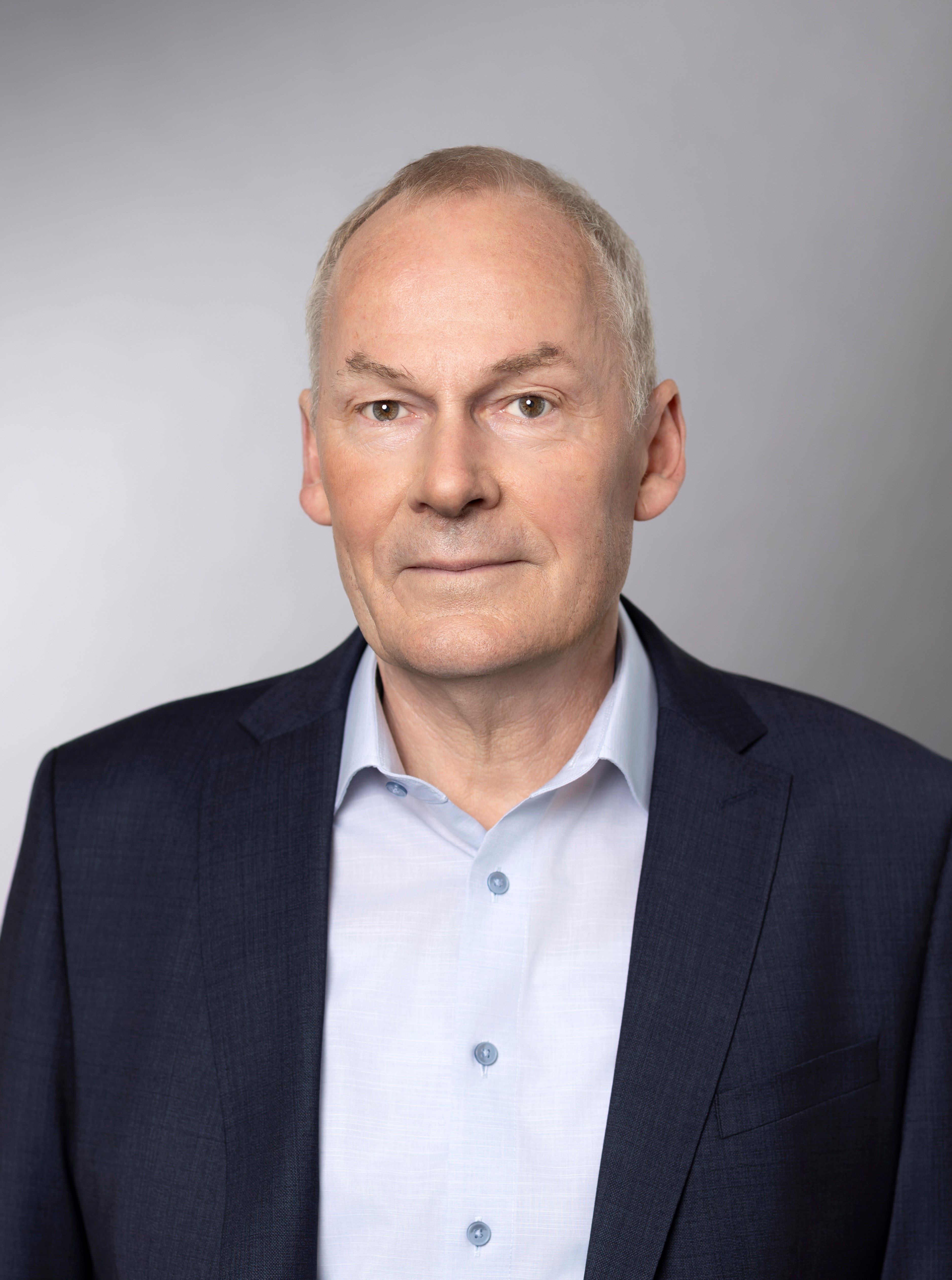 Prof. Albert Nienhaus